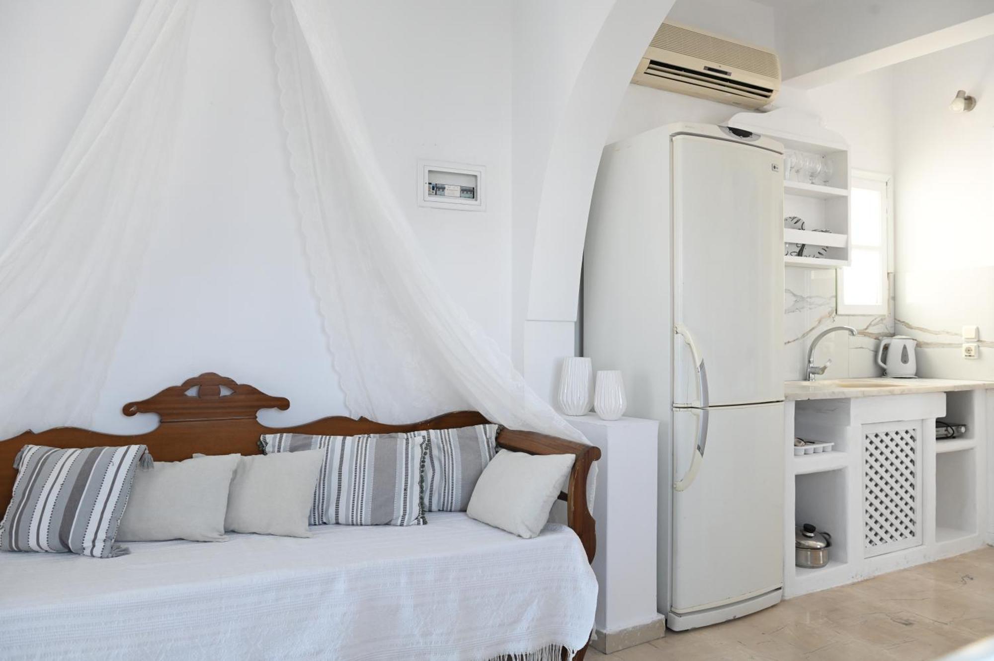 Villa Maina Kamári Екстериор снимка