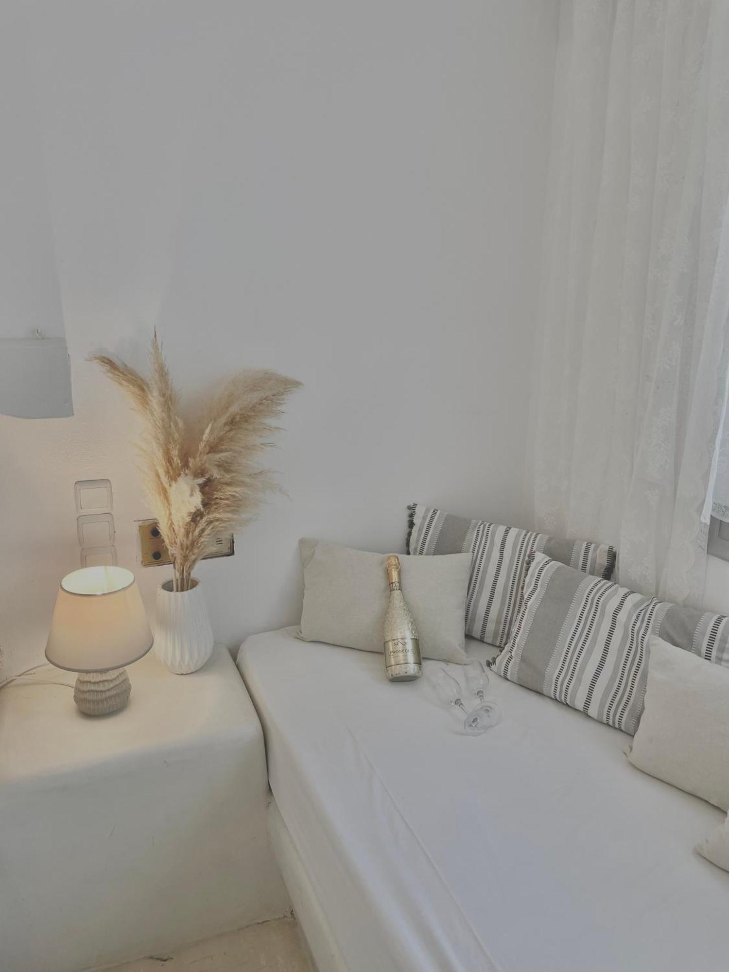 Villa Maina Kamári Екстериор снимка