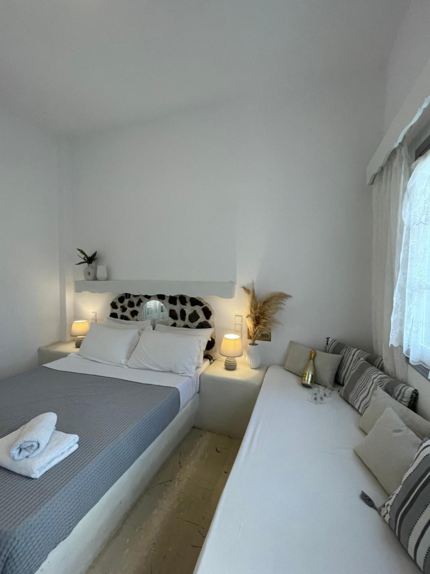 Villa Maina Kamári Екстериор снимка
