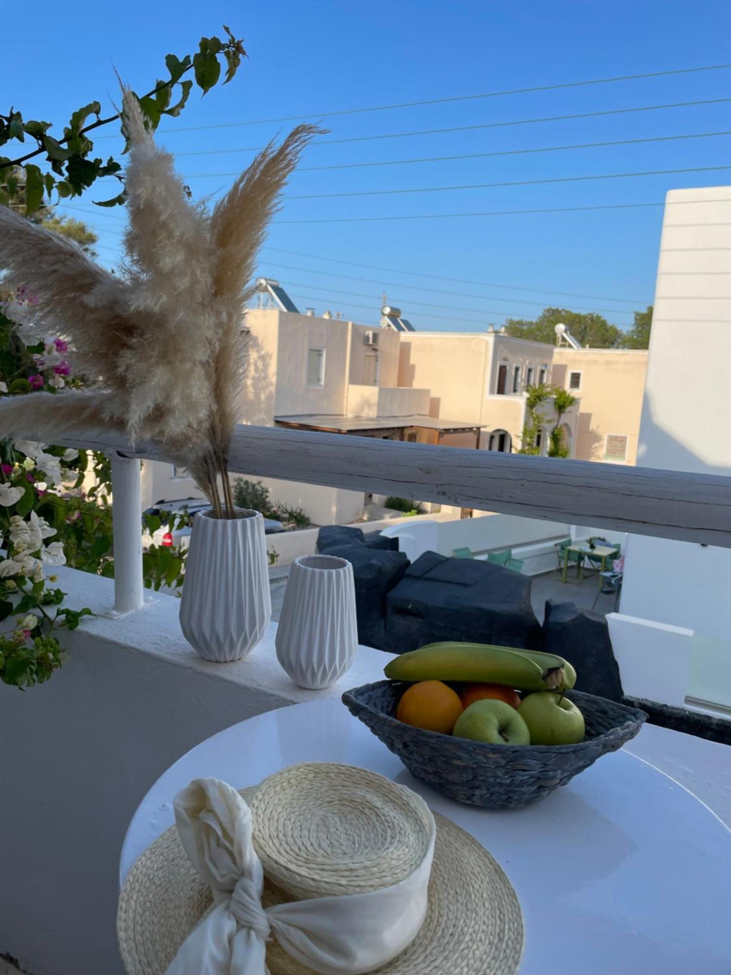 Villa Maina Kamári Екстериор снимка